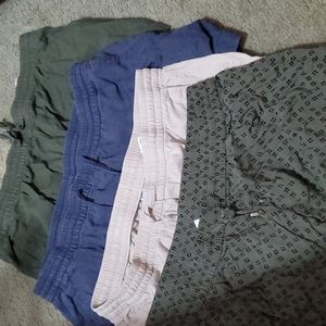 4 pr old navy bag shorts XL